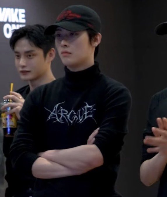 너네 이정도로 니옷내옷 구분안하고 공유하고산다고…?
