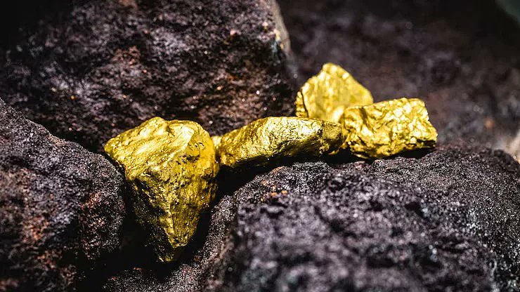 tesleum's tweet photo. Gold meets crypto. 🪙✨

Introducing $usGOLD — a digital token designed to bring the timeless value of gold into the modern blockchain economy. Fast, borderless, and built for the future of decentralized finance.

#usGOLD #GoldToken #Crypto #DeFi #DigitalGold https://t.co/IdGwwmqbYP