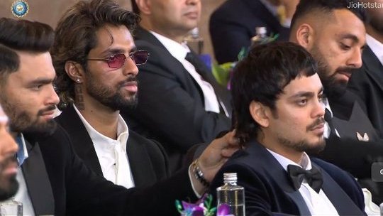 Selfless⁴⁵ tweet media