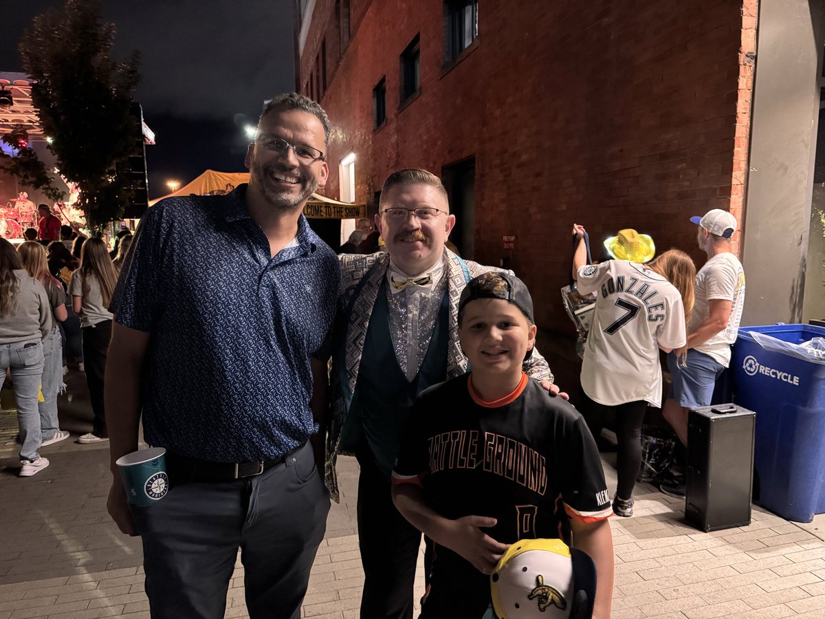 Mike Abilla tweet media