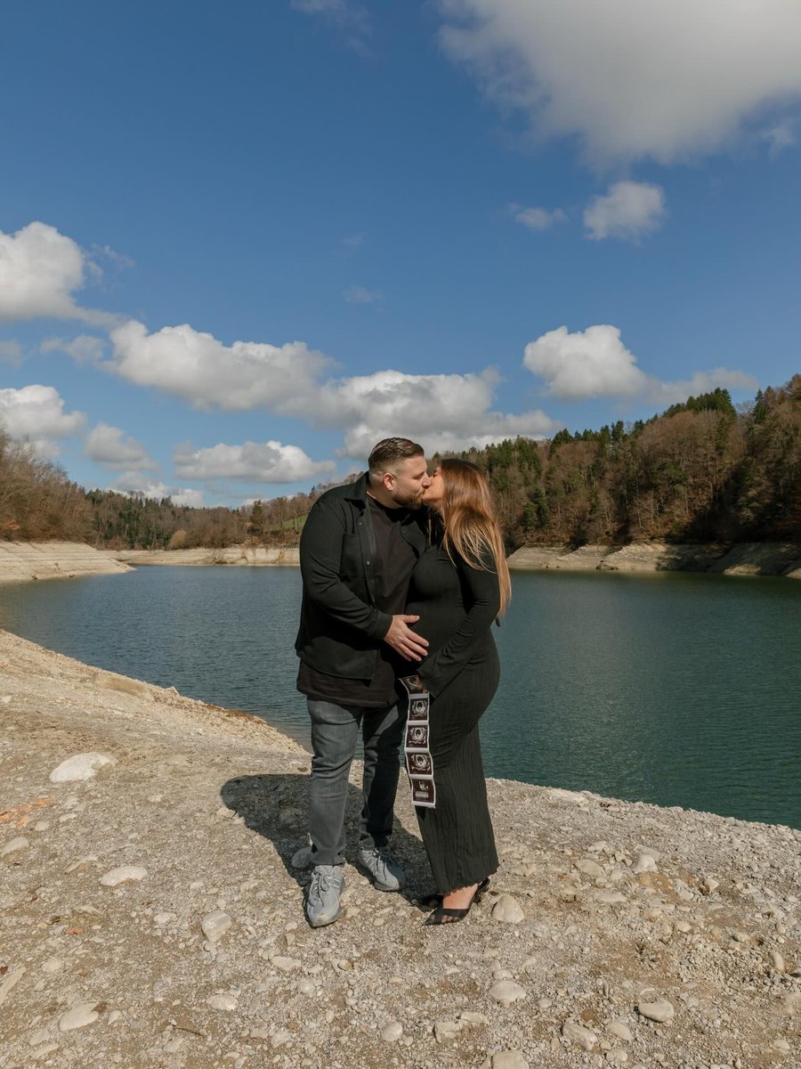 InsidePublic's tweet photo. 😍🐣 Nos félicitations à Daniella &amp; Nico Capone qui attendent un nouvel enfant. Le 3ème. #daniellapinto #nicocapone #capone #people #public #actupeople #newspeople 📸 daniellapintto https://t.co/kxF3gAbHf9
