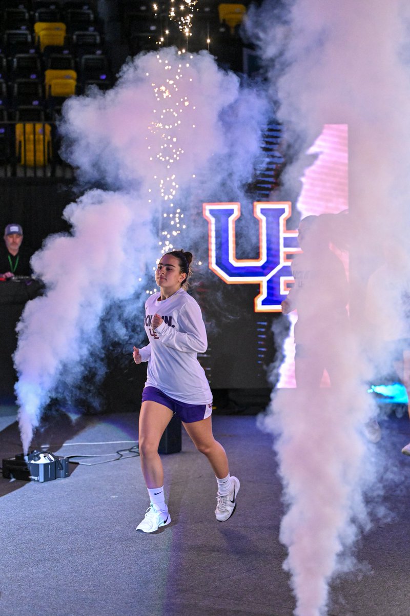 UEAthletics_WBB's tweet image. Big stage, bright lights ✨

🏀 #ForTheAces x #PlayToWin