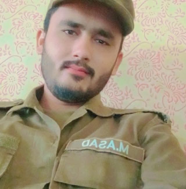 لیہ پولیس کا جوان اسدجامع مسجد نوری ہیرا اڈا لیہ چوک اعظم روڈ پرتراویح ڈیوٹی کے دوران نامعلوم حملہ اوروں کی فائرنگ کے نتیجے میں شہید-لیہ میں افسوسناک واقعات ماضی کی نسبت خوفناک حد تک بڑھ گئے ہیں
<a href="/layyah_police/">Layyah Police</a> and <a href="/OfficialDPRPP/">Punjab Police Official</a> should look into it immediately.
<a href="/CMComplaintCell/">Chief Minister’s Complaint Cell</a>