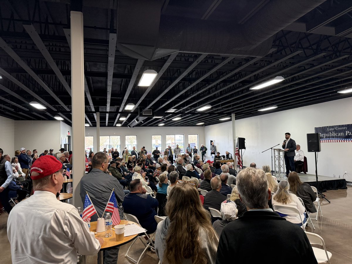 davidmedinapdx's tweet photo. What an amazing day in Eugene and Coos Bay meeting incredible Oregonians who are ready to take their state BACK!

Shout out to Rob Taylor @tarenfeist, and the Coos County Republicans for putting on a fantastic forum. And thank you Ed and Danielle for showing up. At the end of the day, Oregon won! 

Christine and Chris, although you weren’t there, I hope you two had a great day.

Folks, the future is BRIGHT for Oregon!