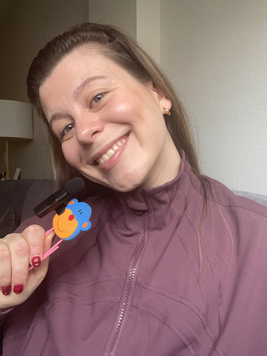 Paublancom's tweet photo. Hola hola!! 

Si os gusta el contenido de series, pelis, curiosidades, libros… estoy subiendo vídeos en IG y TikTok. Me haría mucha ilusión que me siguieseis por ahí 🫶🏼

IG/TikTok: paaulabla

Graciaaaaaas🥹🥹🥹 https://t.co/97x88ZKK7E
