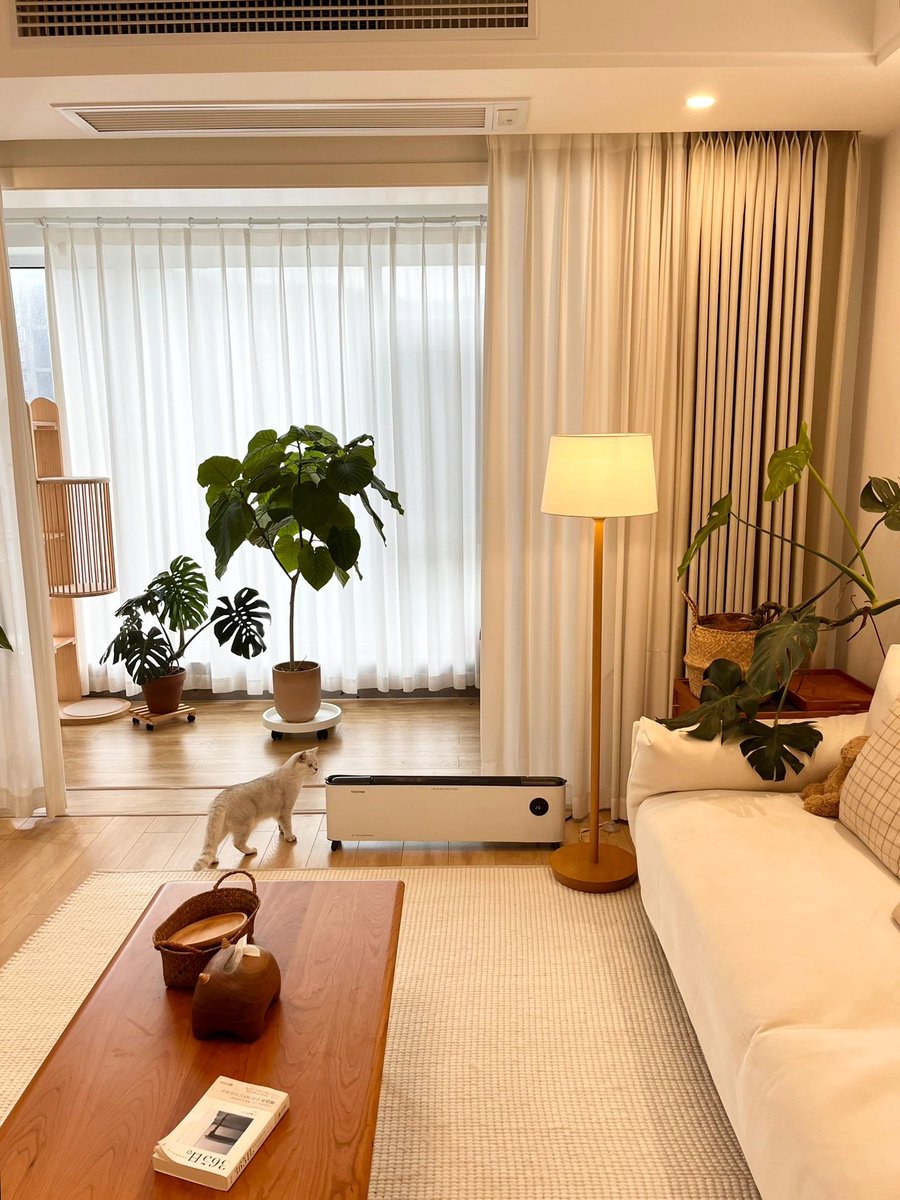 Angie hudson tweet media