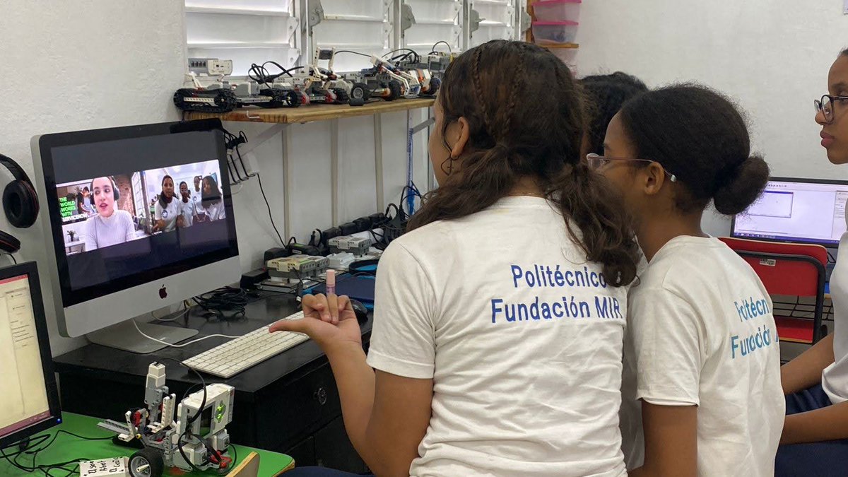 Community Bots tweet media