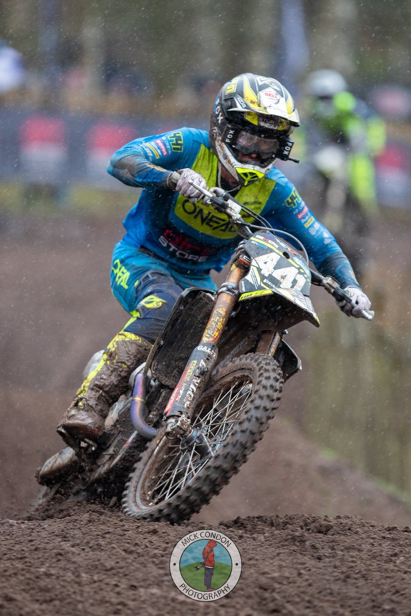 MickCondon's tweet image. Difficult day for Billy today, and not ideal conditions for photography #motocross #hawkstonepark