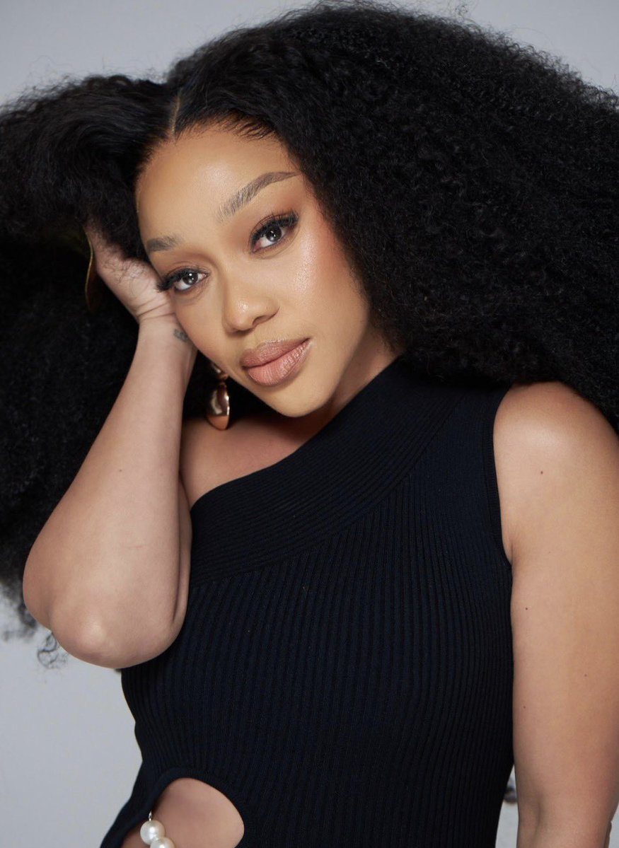 Someone give <a href="/Thando_Thabethe/">Thando Thabethe</a> a tip for all that work on #FatalSeductionS3 I’d do it myself but I don’t have 1 billion! 🤏🏾🤏🏾🤏🏾🤏🏾🤏🏾🤏🏾🤏🏾🤏🏾🤏🏾