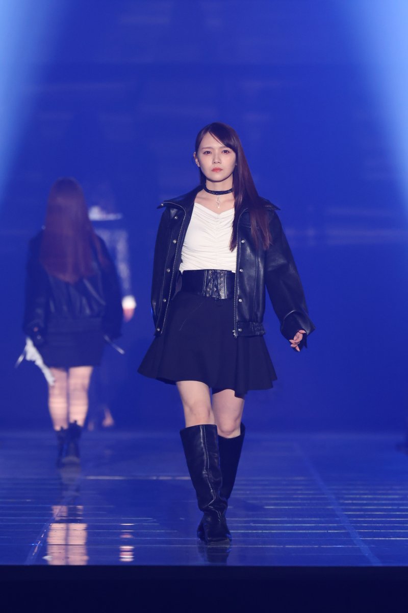 modelpress's tweet photo. 【IDOL RUNWAY COLLECTION 2026💘】

乃木坂46田村真佑
チョーカーアクセントで凛とした美しさ

📸高画質写真
https://t.co/TCub32WywY

#アイドルランウェイ #IRC_TGC https://t.co/RTOOmvGpTK