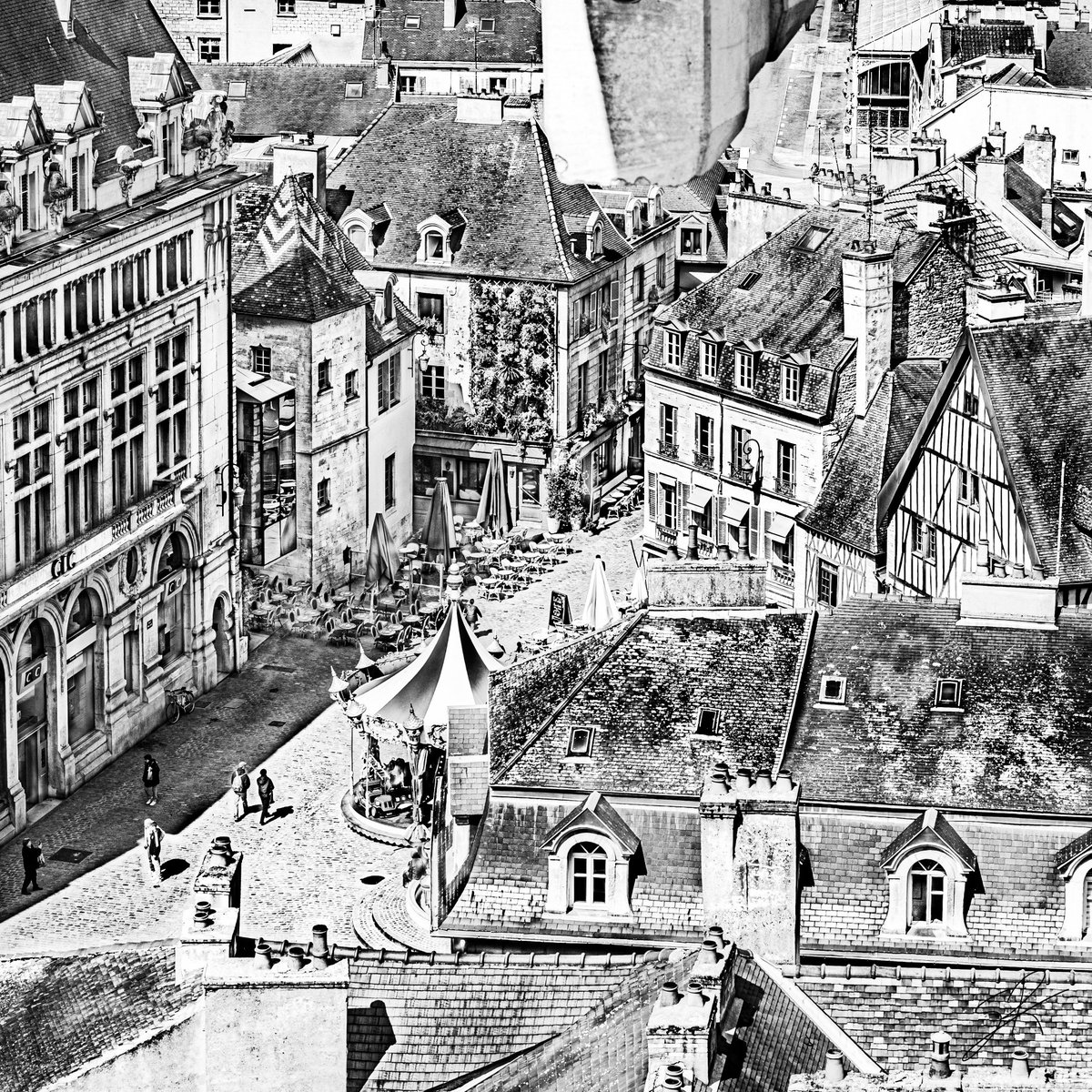 Série "Dijon : 30 mètres au-dessus de ton cœur" - Photo Croquée place François Rude 

S'élever pour mieux redécouvrir : cette série est une déclaration d'amour à la cité des Ducs, capturée depuis un angle inédit. 
#photocroquee #dijon #hanslucas #ExploreLaCôteDor #dijonpatrimoine