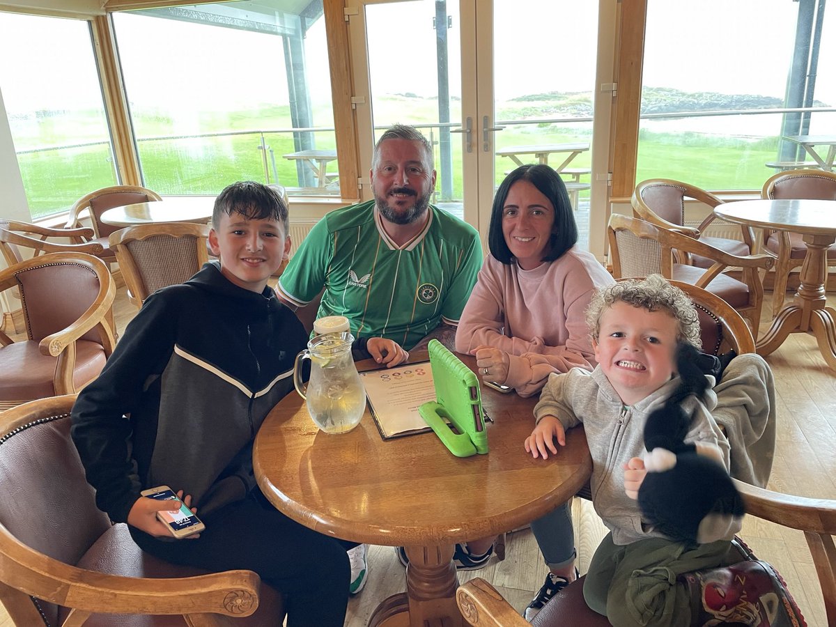Eamonnmcn's tweet photo. Happy Mother’s Day to the strong &amp; independent women in my life that I would be lost without .  Thank you https://t.co/JKZFkYUb3q