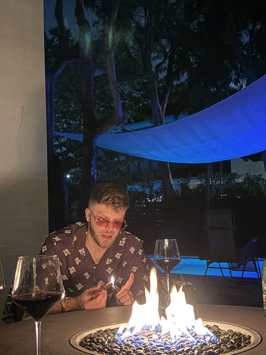 Jamesraymondhattem tweet media