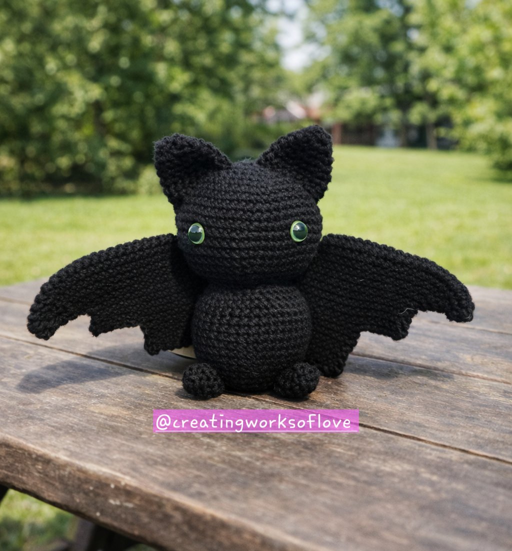 JenniferMacEwe1's tweet photo. Crochet bat amigurumi #creatingworksoflove #crochet #crochetamigurumi https://t.co/dBXdRXLYiX