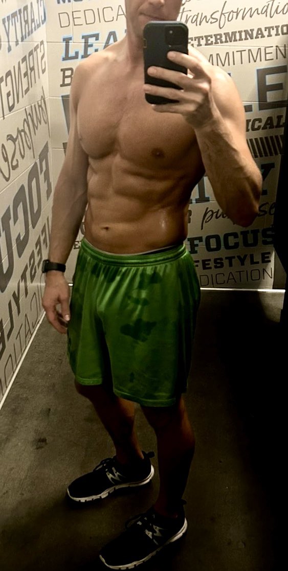 Married💍 and Mischevious😈 tweet media