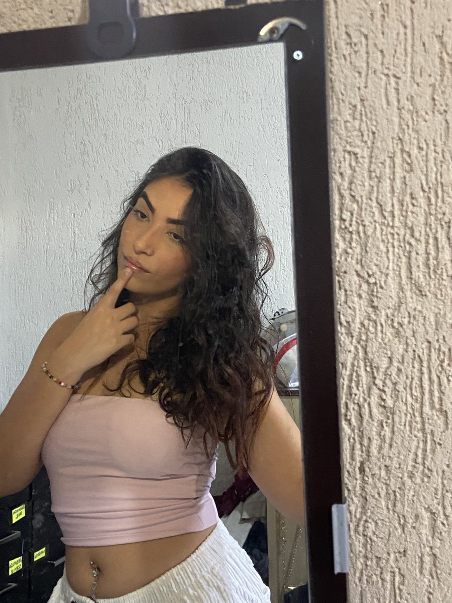 Dama do cais ⚓️ tweet media