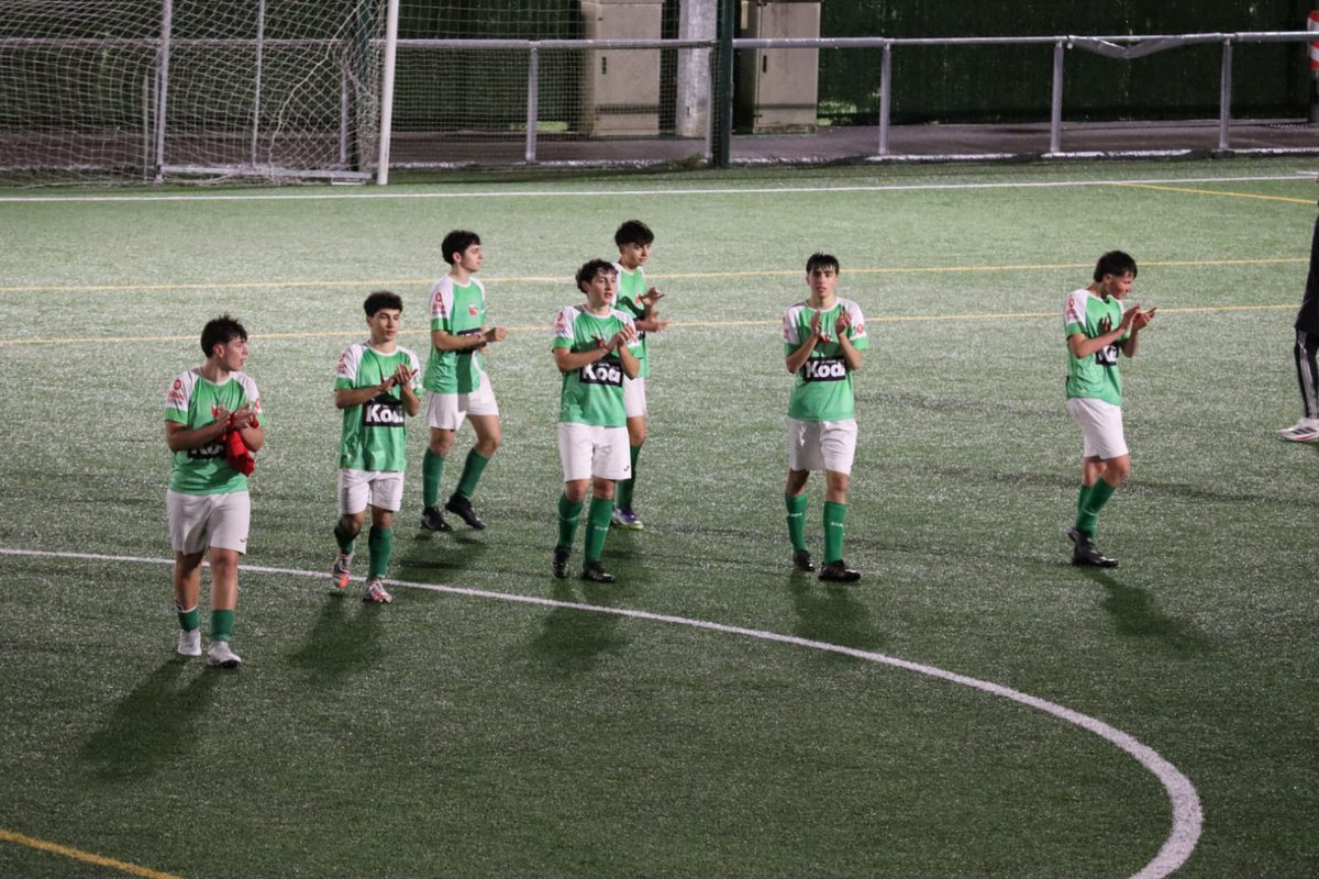 🚨Atzo gure Gazteak B-k berdinketa lortu zuen Basconiaren aurka! ⚽🤝
-----
¡Nuestro Juvenil B selló ayer un empate contra el Basconia! 

Gazteak B 1 Basconia 1

Gol-egilea:
Matteo ⚽️ 

Aupa Urre!!!💚🤍