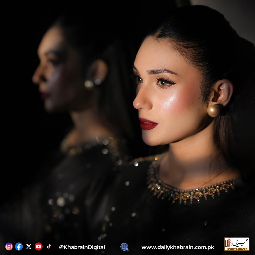 daily_khabrain's tweet photo. Hina Tariq
#HinaTariq #HinaTariqFashion #FashionInspiration #PakistaniFashion #StyleIcon #FashionModel #FashionTrends #StyleStatement #FashionLook #TrendingNow #ShowbizPakistan #KhabrainDigital https://t.co/Fo8g8zvjxE