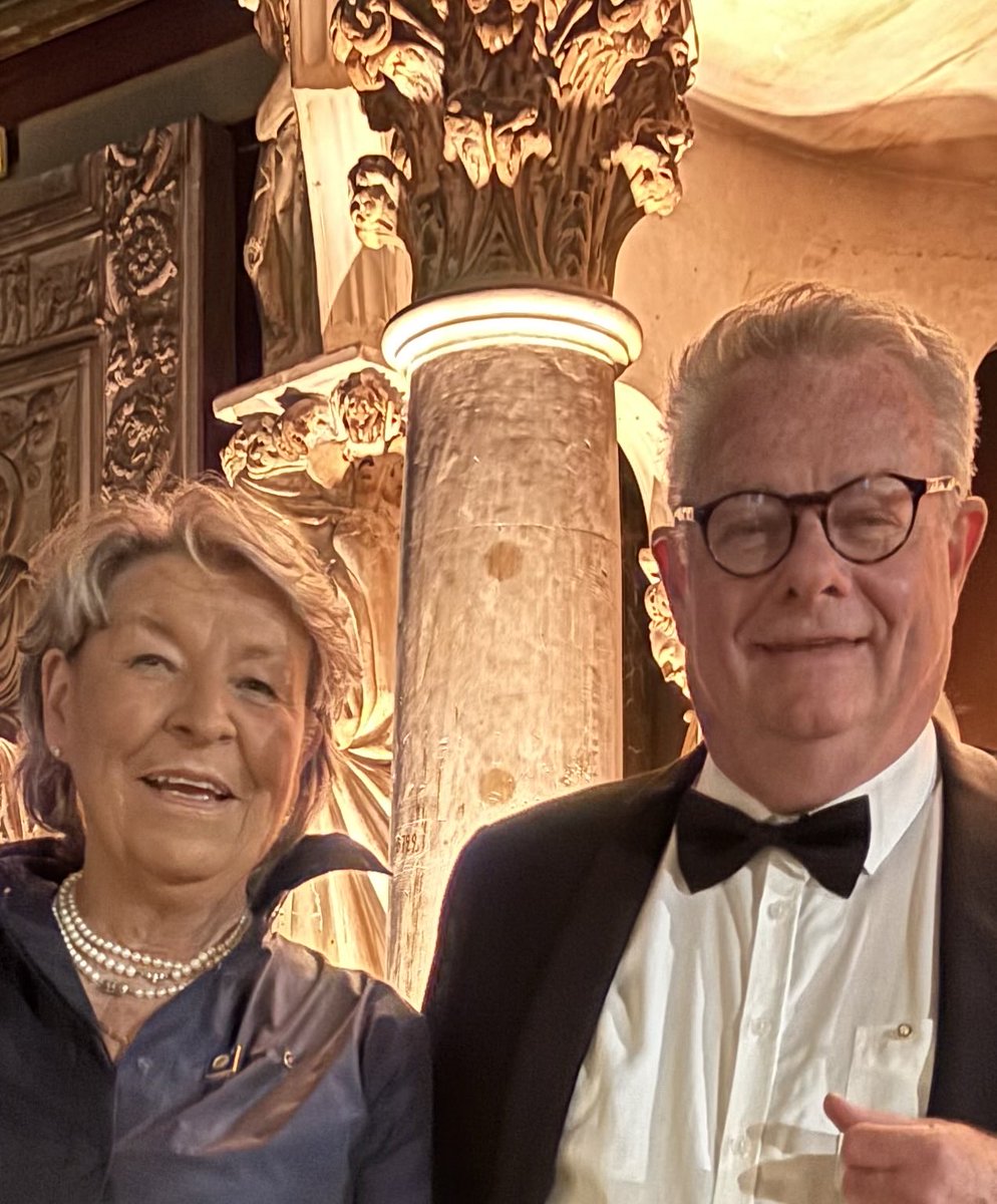 StrubAndreas's tweet photo. Rotary meeting in Paris, President’s Gala Dîner. https://t.co/ttW7DwejUB