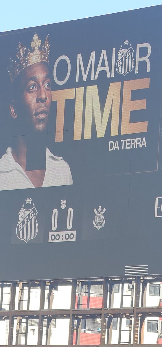 yago_ruda's tweet photo. Olha o tamanho do escudo do Corinthians no placar da Vila Belmiro 👀 https://t.co/RRvTjMQvix