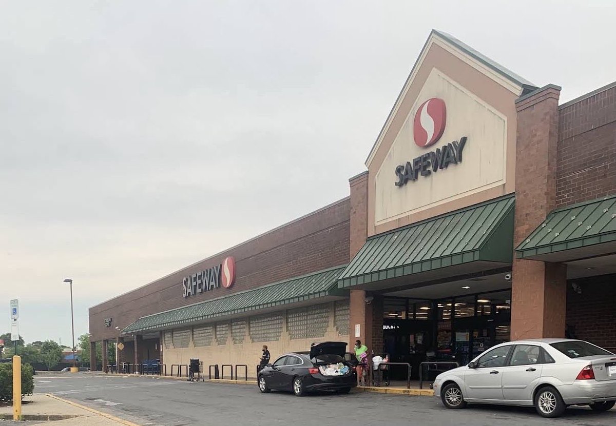 CharFor5D06's tweet image. 🚨 The Safeway at Hechinger Mall is expected to close May 16. Employees have been notified and the pharmacy may close April 1.

With the DC Streetcar closing March 31, we’re working with the city and property management to understand next steps and will share updates soon.
