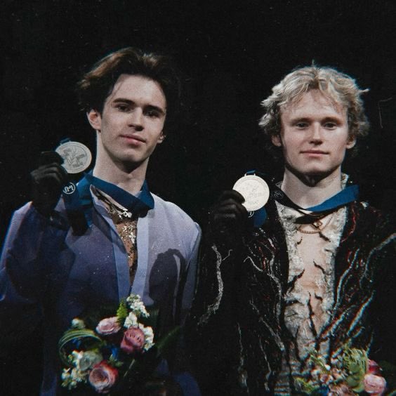 Stevie⋆.ೃ࿔* tweet media