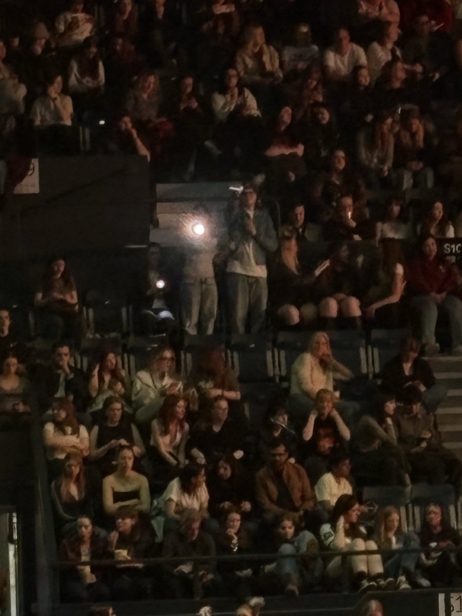 iambubzi's tweet photo. our friends at arthur hill :( guys where are you :( #arthurhill #wembley #london #arthurhillono https://t.co/LFZChGxIOn