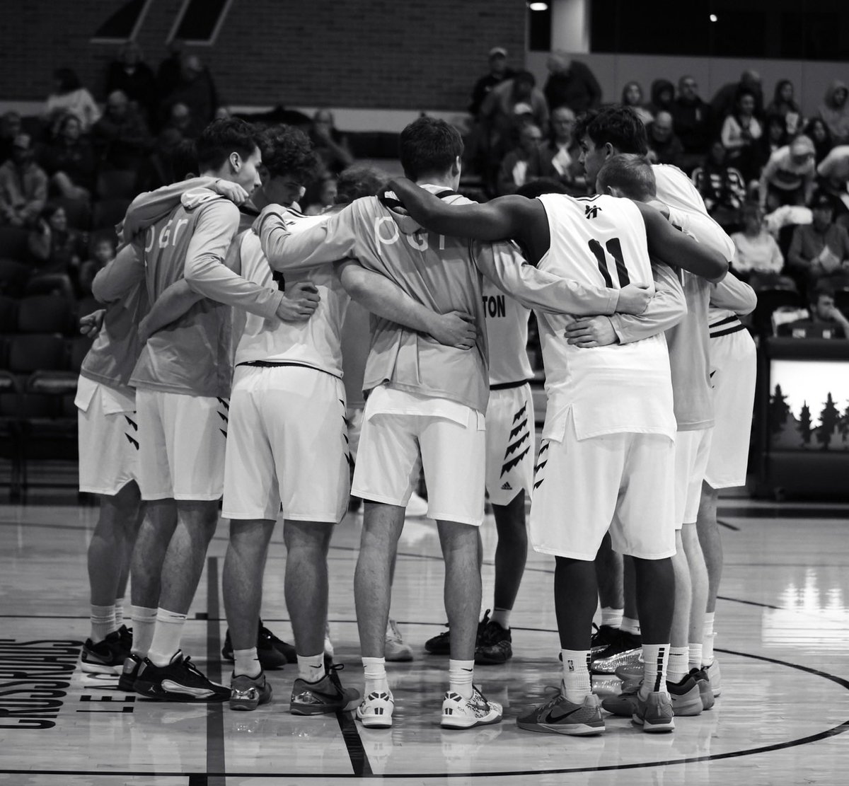 Huntington Men's Basketball tweet media