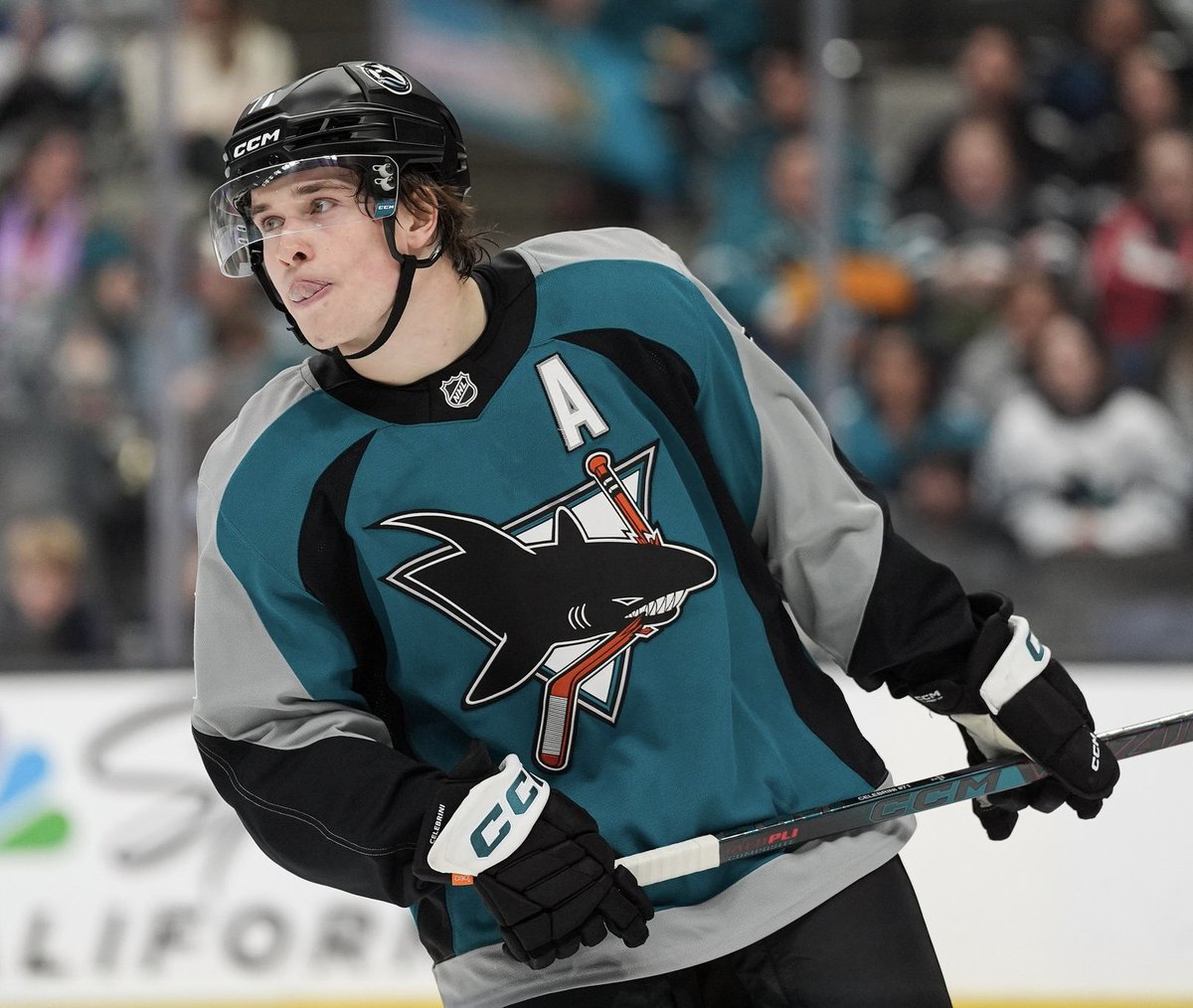 bisexualgemini's tweet photo. itβs only been two weeks but i mourn these jerseys every day https://t.co/2c5jxK0sPh