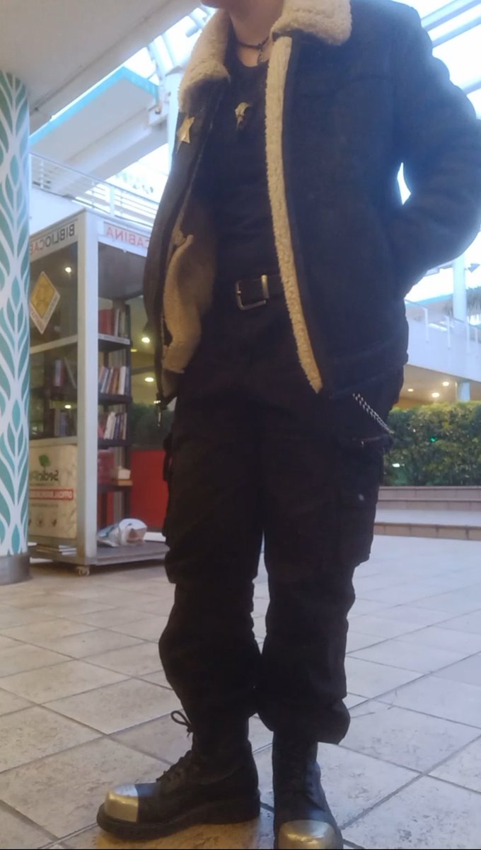 Percy 🦇 Italian Mycroft tweet media