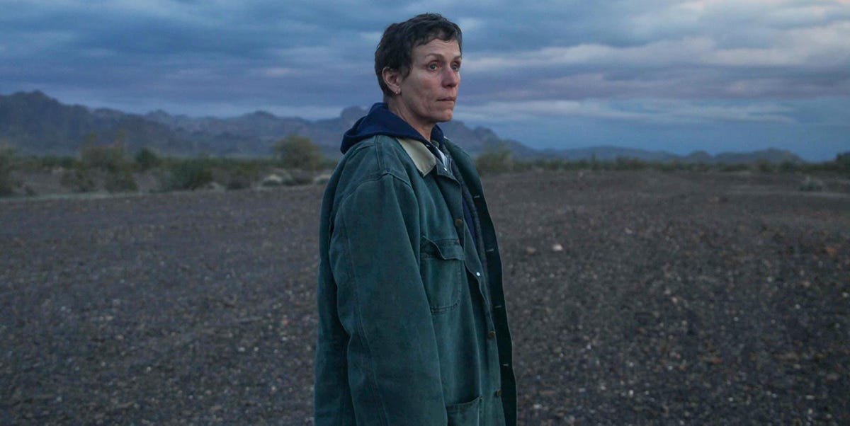 A lo largo de la historia los Oscars han tomado muchas decisiones imposibles de entender...

Películas que ganaron el premio sin merecerlo, teniendo varias mejores por delante.

Hoy os cuento algunos casos🧵