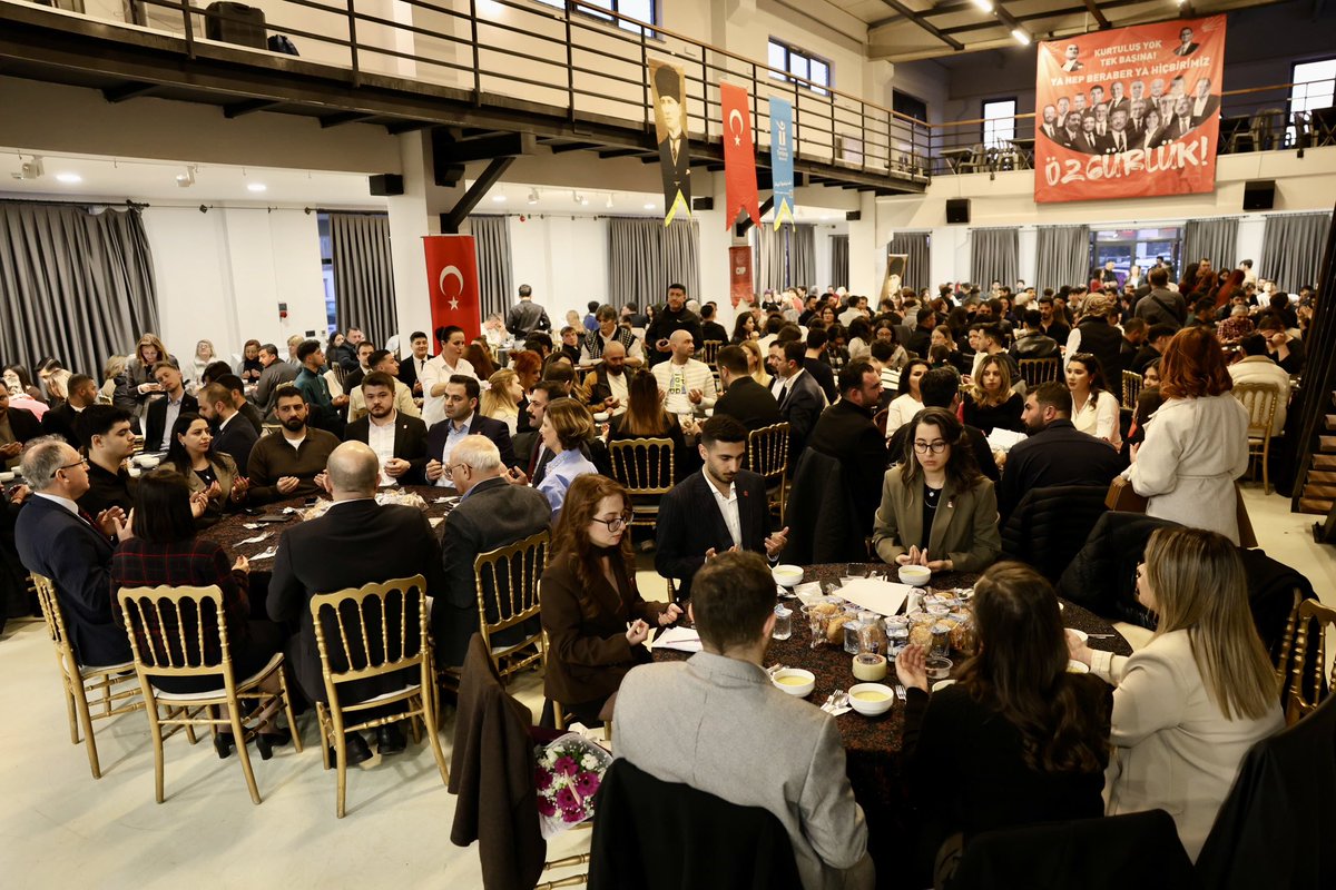 Ayşe Ünlüce tweet media