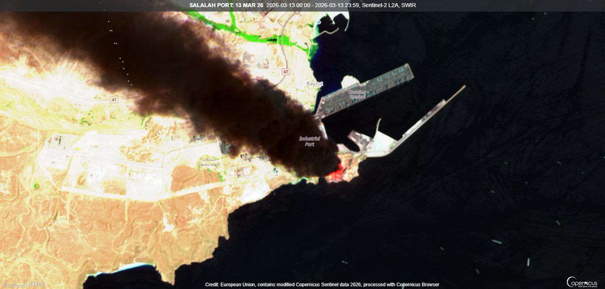 d_viekass's tweet photo. #SalalahPort #Oman timelapse 10 & 13 Mar 26. #SWIR data of 13 Mar 26:06:46:19 UTC. POL Tanks on fire, likely by Iranian drone strike #Shahed136. 📸#Sentinel2🛰️@Moochikal @BerrySuraj @tom_bike @nuwangzi @CathayCatch @CeciliaSykala @NavyNews1109 @supbrow @JanesINTEL @MT_Anderson https://t.co/C8Z9MBYOJC