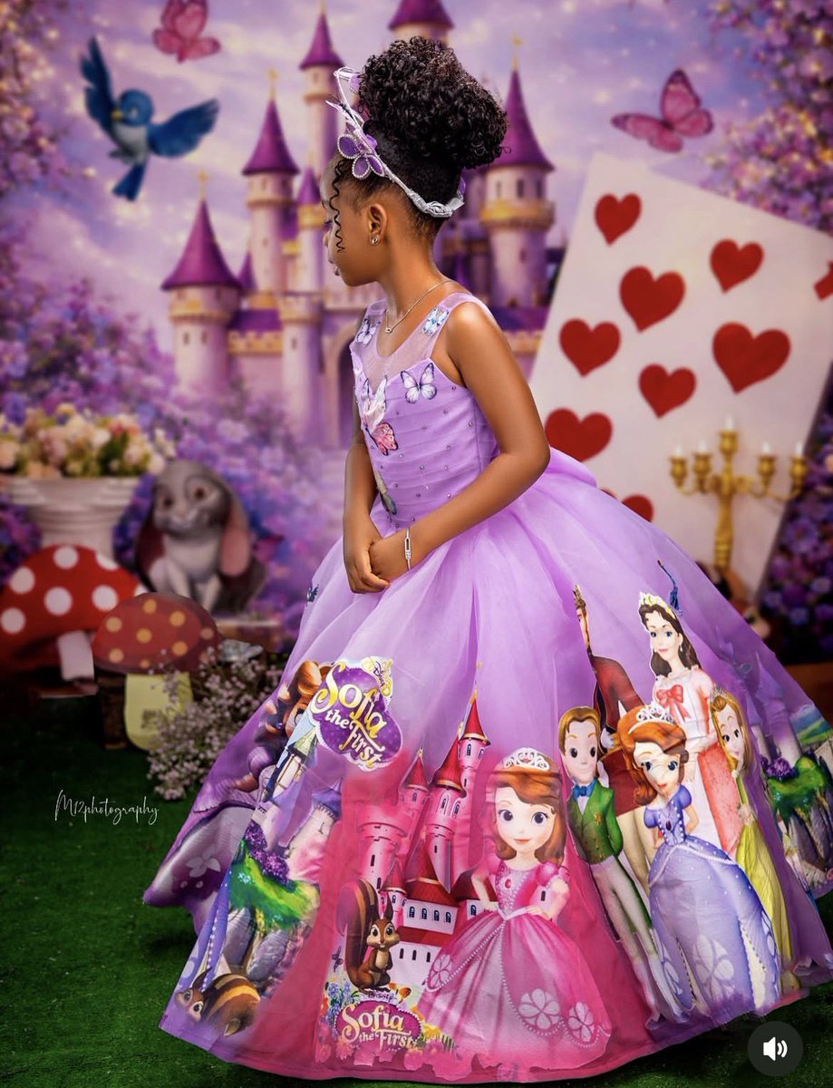 Ini Edo celebrates her daughter(baby light) birthday. She’s so cute😍😍
Love the theme too