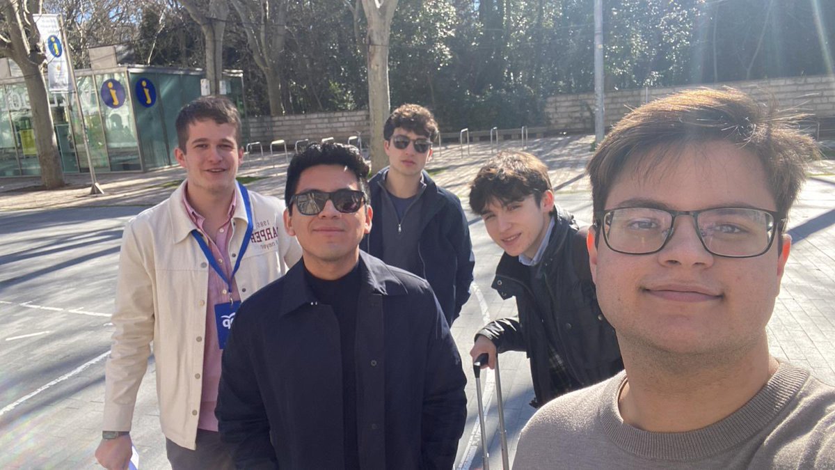 victorbonillat's tweet photo. Desde NNGG Ciudad Lineal, presentes en las elecciones de Castilla y León. ¡Sumando fuerzas por el futuro de España! 🇪🇸
#AquiCertezas #EleccionesCastillaYLeón2026 https://t.co/q94r0uHdmU