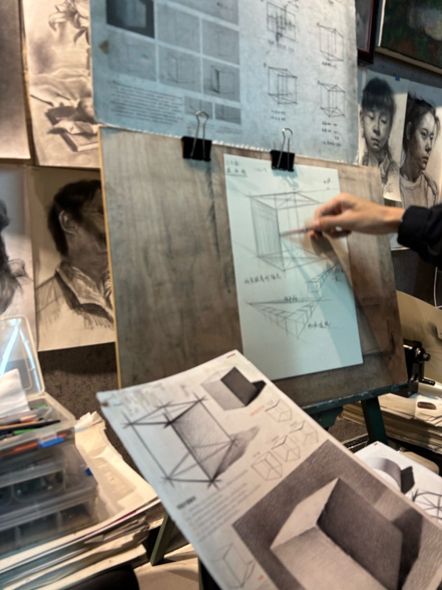 Alessandra tweet media