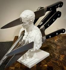 TeddyKis's tweet image. Beware The Ides of March 

#idesofmarch  #bridesofmarchnola #knives