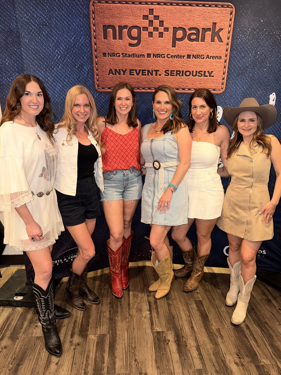 Whitney Whitmire tweet media