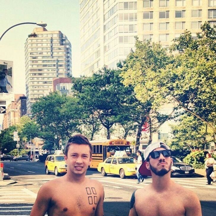 chløe is semi-autømatic tweet media