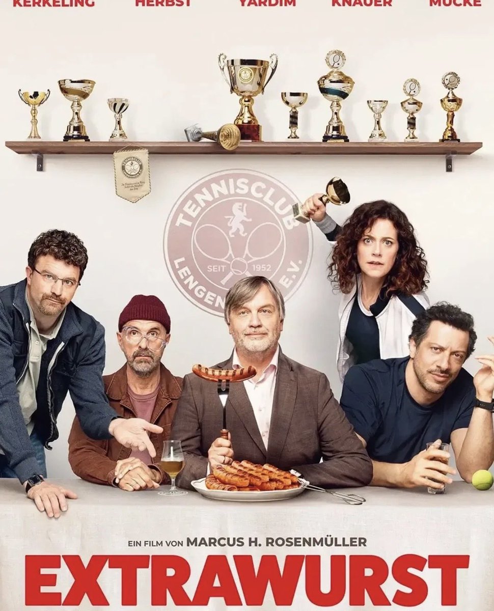 HumanLetters1's tweet photo. Toller Film, der deutlich zeigt, wie aus einem nicht vorhandenem Problem ein riesiges wird und wir uns immer wieder fragen sollten, wann übertreiben wir, wem nützt es und vor allem, was richten wir an? Das Zwinkern am Ende von „Erol“ (Fahri Yardim - toll gespielt!) sagt alles. https://t.co/Q7YIVb9B9I