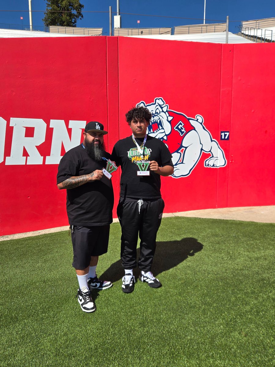MikeyChavez428's tweet photo. Thank you @CoachJDavis and  @Coach_Entz again for taking the time to host us during our visit. We really appreciated the opportunity to see the campus, learn more about the program, and hear about your vision for the team. The experience meant a lot to us and we’re grateful for the time and attention you gave us. Looking forward to staying connected and thank you again for everything.
