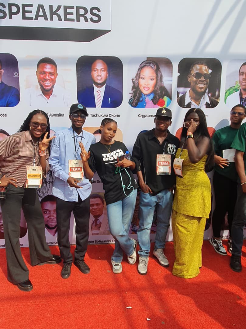 ᴋɪʀᴏɴ | ɪʟʟᴜꜱᴛʀᴀᴛᴏʀ | ᴅᴇꜱɪɢɴᴇʀ 🫧 tweet media