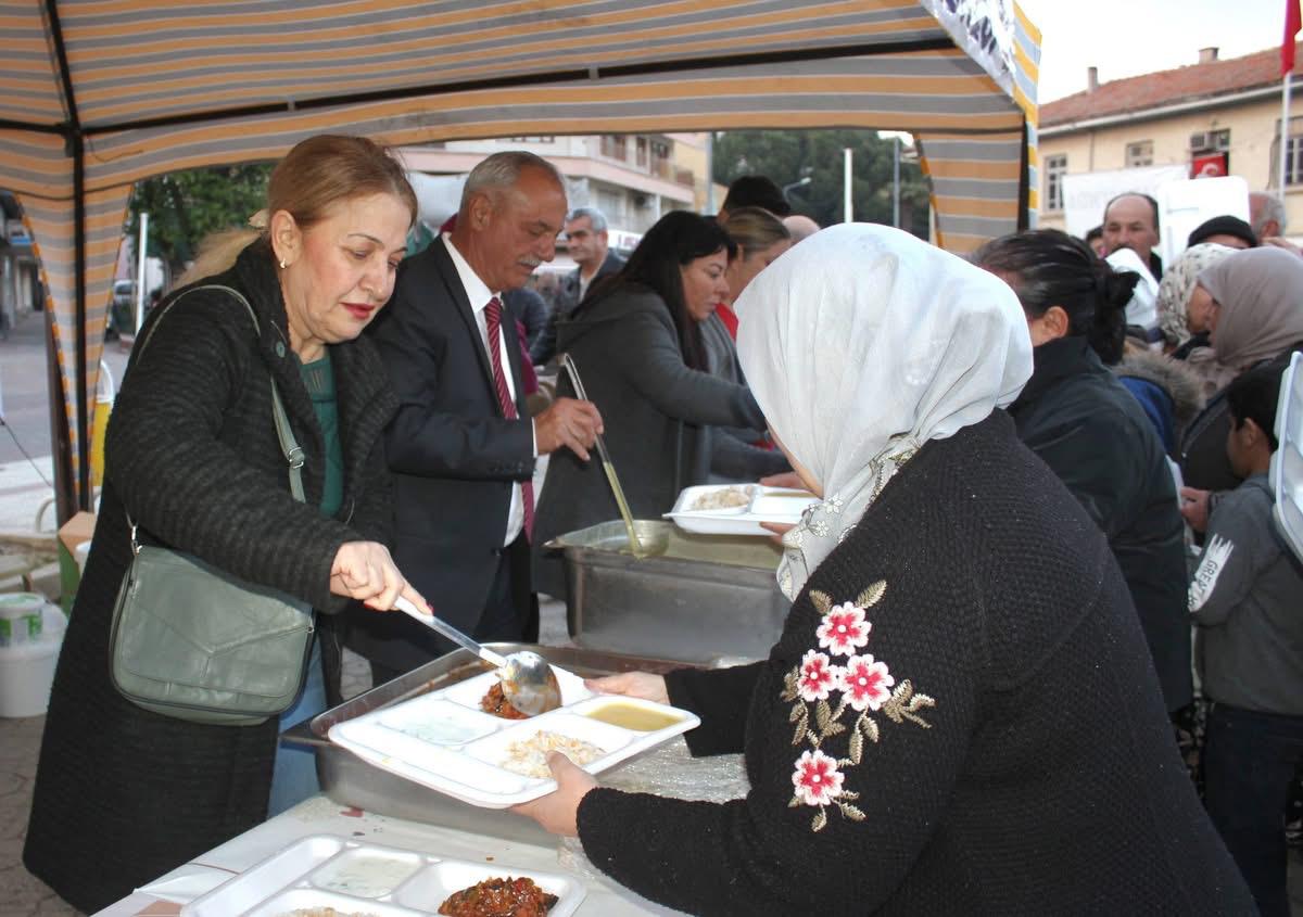 sultanhisarak's tweet photo. Sultanhisar Belediye Başkanlığımız tarafından Atça Mahallemizde düzenlenen iftar programına Belediye Başkanımız Sn.Osman YILDIRIMKAYA ,Belediye Başkan Yardımcımız Sn. Okan YALÇINKAYA , İlçe Başkanımız Sn. Ensar SELÇUK ve  yönetim kurulu üyelerimiz ile birlikte katılım sağladık. + https://t.co/J7lgKZKXjz