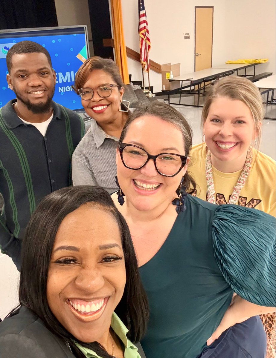 LES Fine Arts tweet media