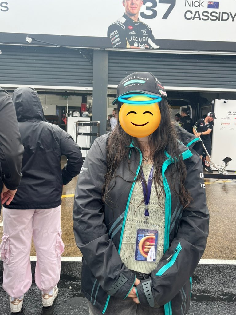 zoe ᯓ★ tweet media