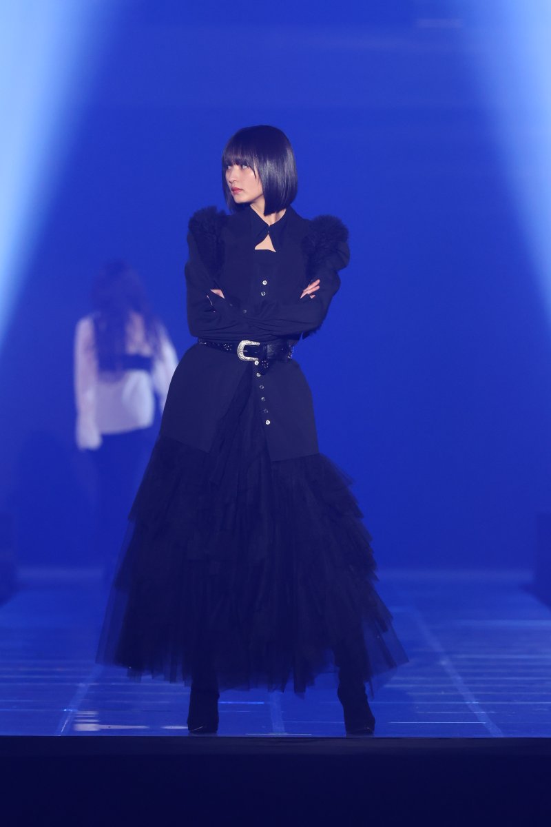 IDOL RUNWAY COLLECTION 2026💘】 乃木坂46遠藤さくら 腕組み目線外し