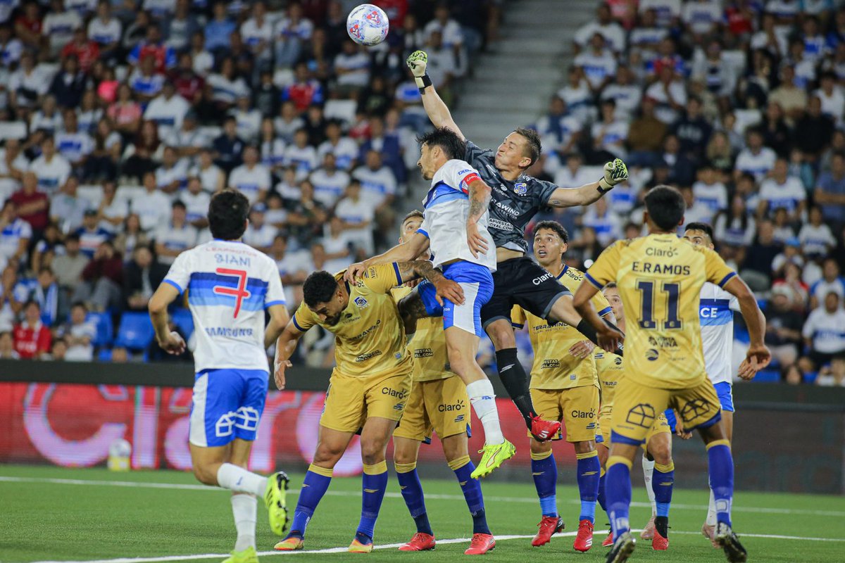Everton in Chile 🇺🇦 tweet media