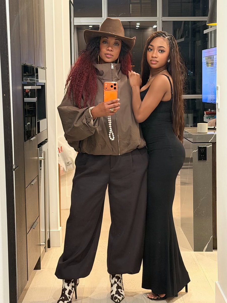 júlia Ψ tweet media