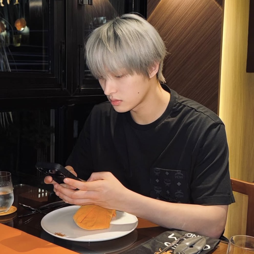 starry ★ tweet media