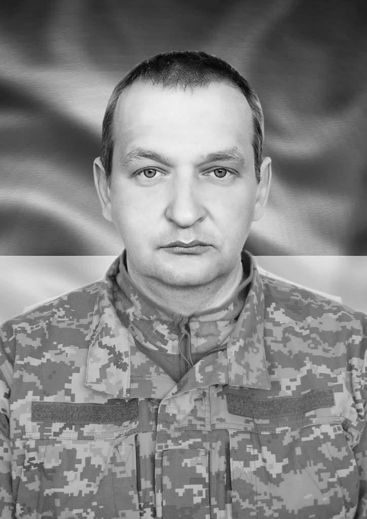 pogrebeckij's tweet photo. Черкаський район провів в останній путь 10 захисників України, які віддали життя за незалежність рідної землі. Кожен із них зробив свій внесок у захист України.
��� У Черкаській громаді назавжди попрощалися із воїнами — Валерієм Чуповим, Сергієм Гуровим, Олександром Бандурівським.
📷Валерій Чупов — головний сержант, водій-електрик відділення радіоелектронної боротьби. Помер під час стаціонарного лікування у Черкасах.
📷Сергій Гуров — молодший сержант, оператор дронів. Серце захисника зупинилося внаслідок важкої хвороби.
📷Олександр Бандурівський — солдат, навідник-оператор. Загинув на Донеччині під час виконання бойового завдання.
📷 У Медведівській громаді назавжди попрощалися із воїном — Анатолієм Захарею.
📷Анатолій Захаря — солдат, кулеметник десантно-штурмового підрозділу. Загинув 27 лютого 2026 року поблизу населеного пункту Кіндратівка Сумської області.
📷 У Ротмістрівській громаді назавжди попрощалися із воїном — Сергієм Прохоровим.
📷Сергій Прохоров — стрілець-снайпер. Загинув у 2024 році на Бахмутському напрямку, тривалий час вважався зниклим безвісти.
📷 У Чигиринській громаді назавжди попрощалися із воїнами — Іваном Мішенком, Станіславом Білоусовим.
📷Іван Мішенко — старший сержант, командир мінометного відділення. Загинув 8 березня 2026 року на Харківському напрямку внаслідок удару ворожого безпілотника.
📷Станіслав Білоусов — солдат, стрілець-помічник гранатометника. Помер 5 березня 2026 року у військовому госпіталі після виконання бойового завдання.
📷 У Канівській громаді назавжди попрощалися із воїном — Сергієм Сергієнком.
📷Сергій Сергієнко — старший сержант, водій-слюсар ремонтного підрозділу. Загинув 7 березня 2026 року під час вико��ання бойового завдання на Донецькому напрямку.
📷 У Смілянській громаді назавжди попрощалися із воїном — Русланом Горячим.
📷Руслан Горячий — солдат Збройних Сил України. Помер після тривалої хвороби.
📷 У Степанецькій громаді назавжди попрощалися із воїном — Русланом Бовшиком.
📷Руслан Бовшик — солдат Збройних Сил України. Загинув 27 лютого 2026 року поблизу населеного пункту Кіндратівка Сумської області.
Щирі співчуття рідним, друзям та бойовим побратимам.
Пам’ять про мужніх і відданих Україні захисників житиме вічно в наших серцях.